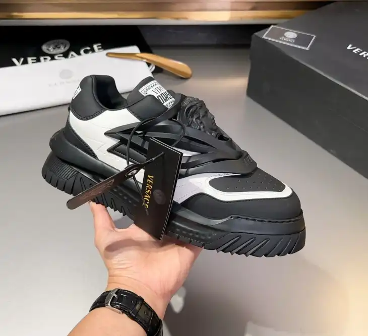 hype Givenchy Sneakers