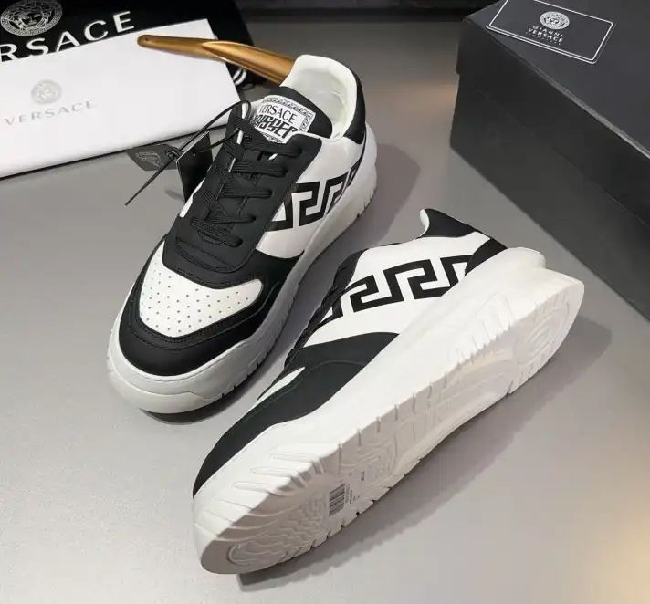 hype Givenchy Sneakers