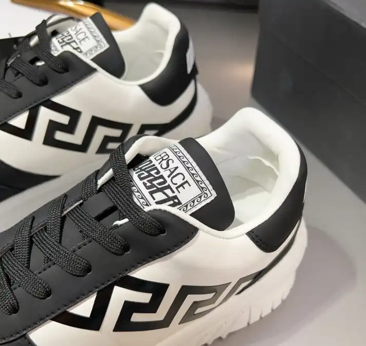 hype Givenchy Sneakers