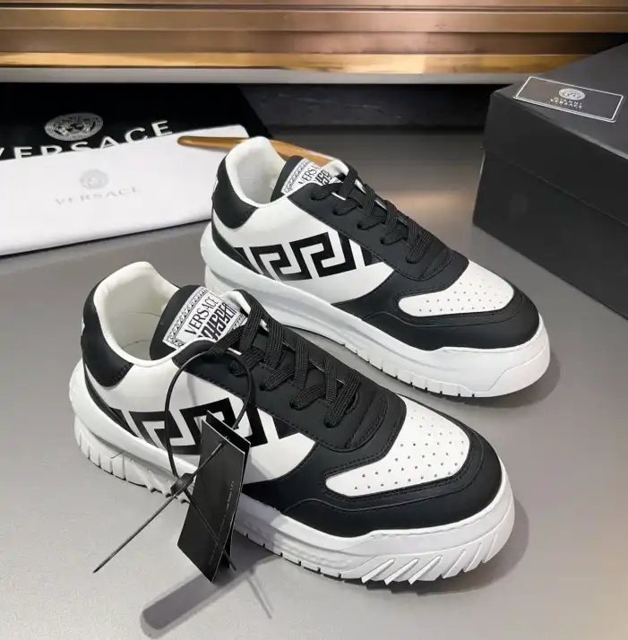 hype Givenchy Sneakers