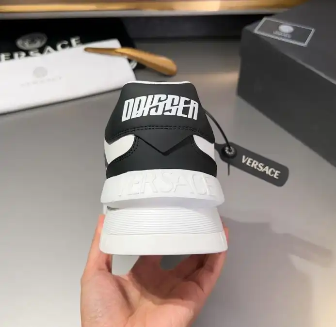 hype Givenchy Sneakers