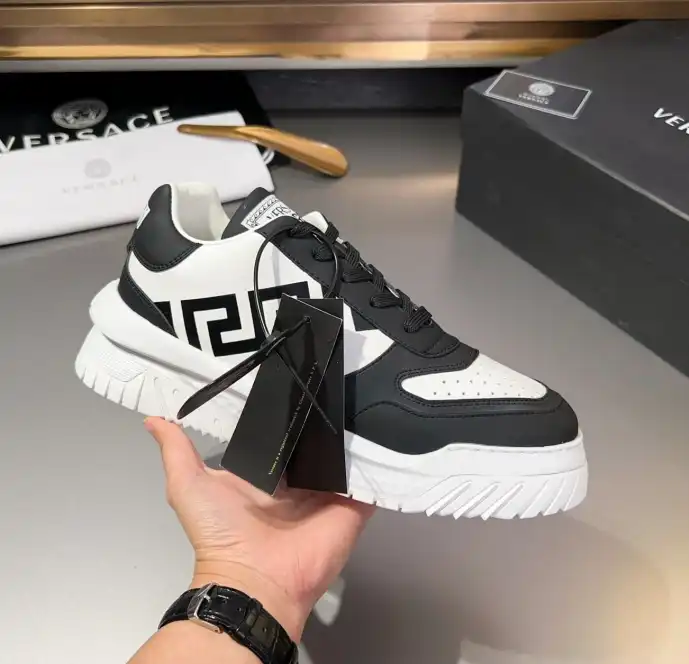 hype Givenchy Sneakers