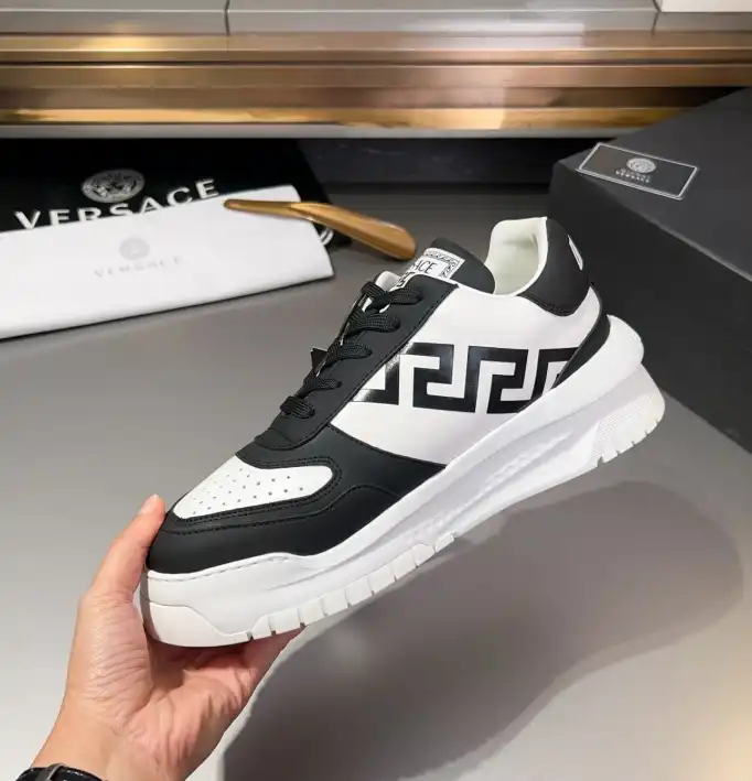 hype Givenchy Sneakers