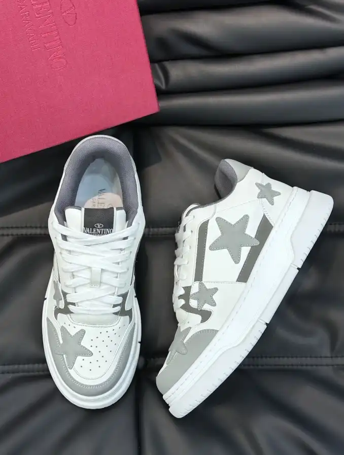 hype Valentino Sneakers