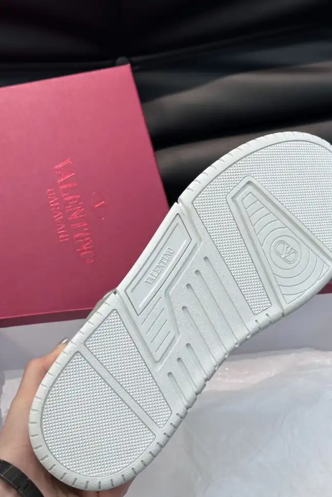 hype Valentino Sneakers