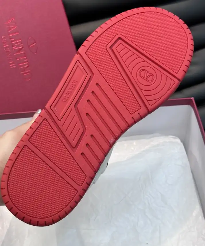 hype Valentino Sneakers