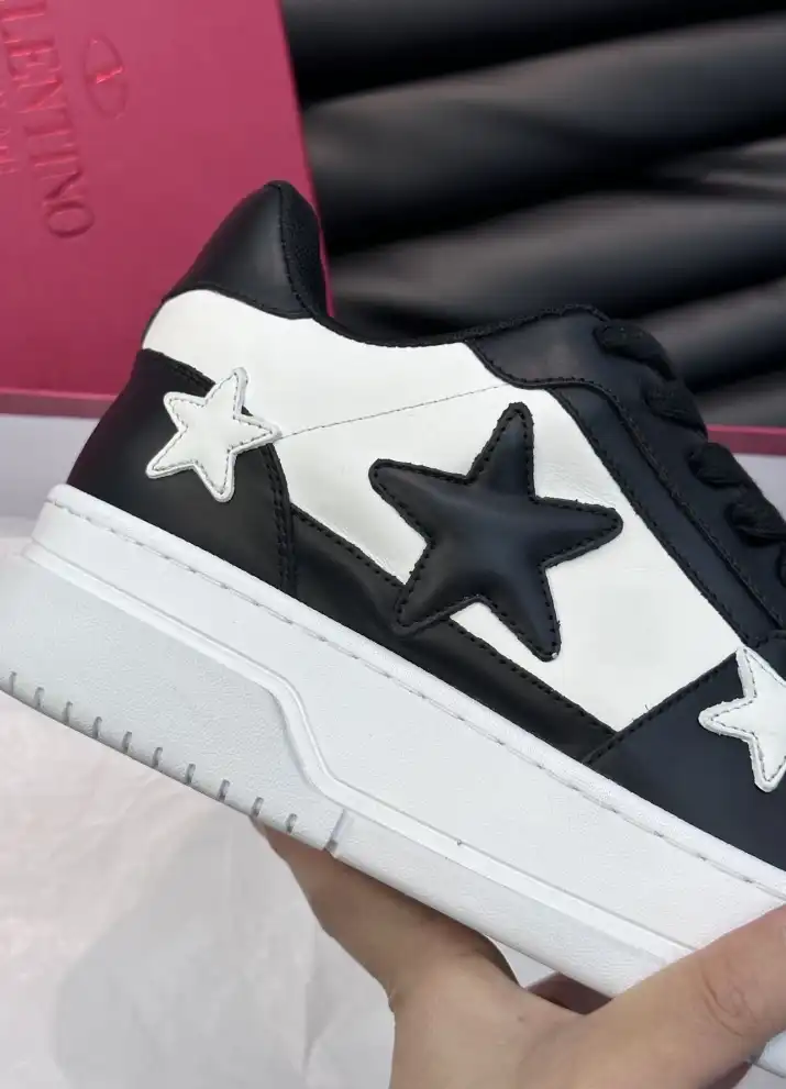 hype Valentino Sneakers