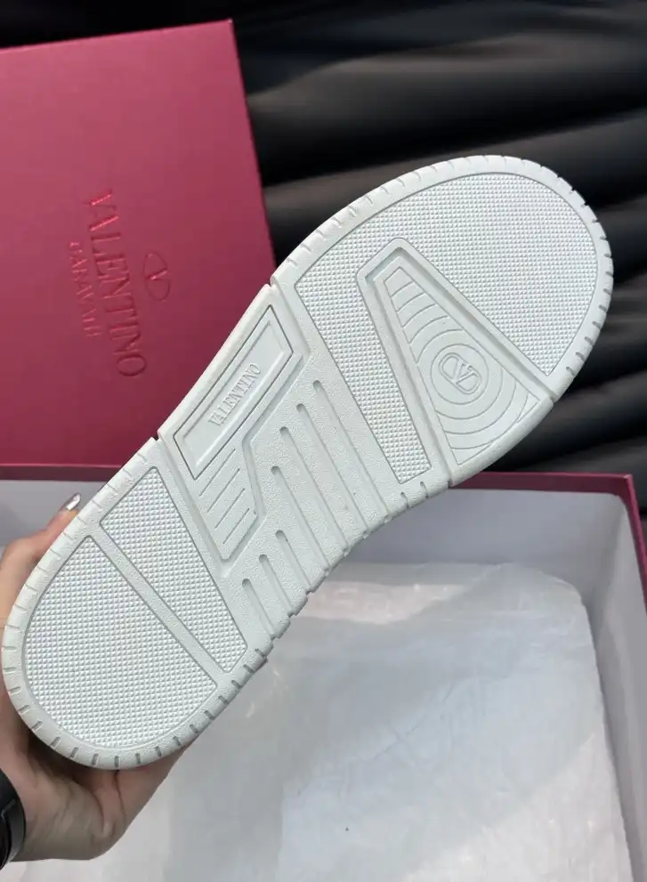 hype Valentino Sneakers