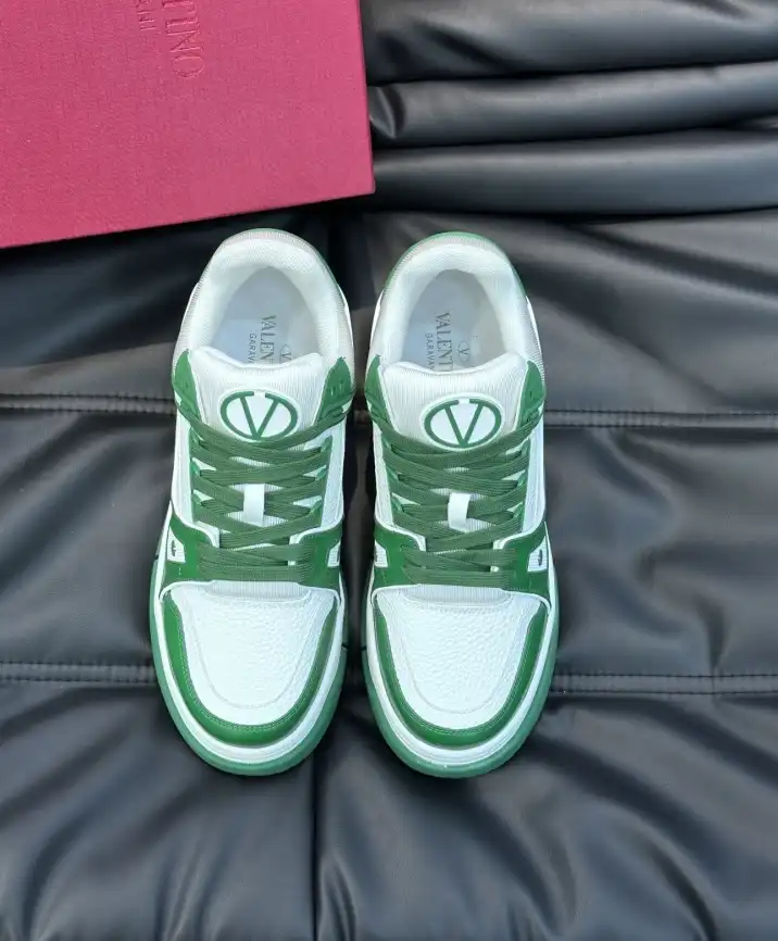 hype Valentino Sneakers