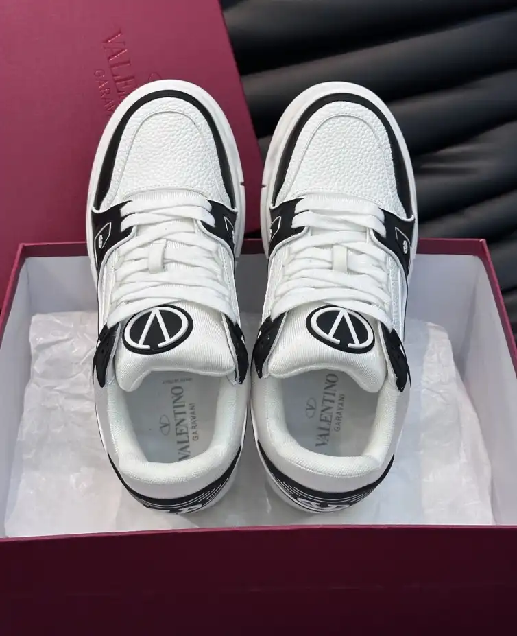 hype Valentino Sneakers