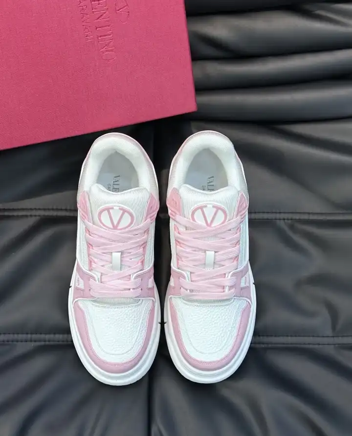 hype Valentino Sneakers