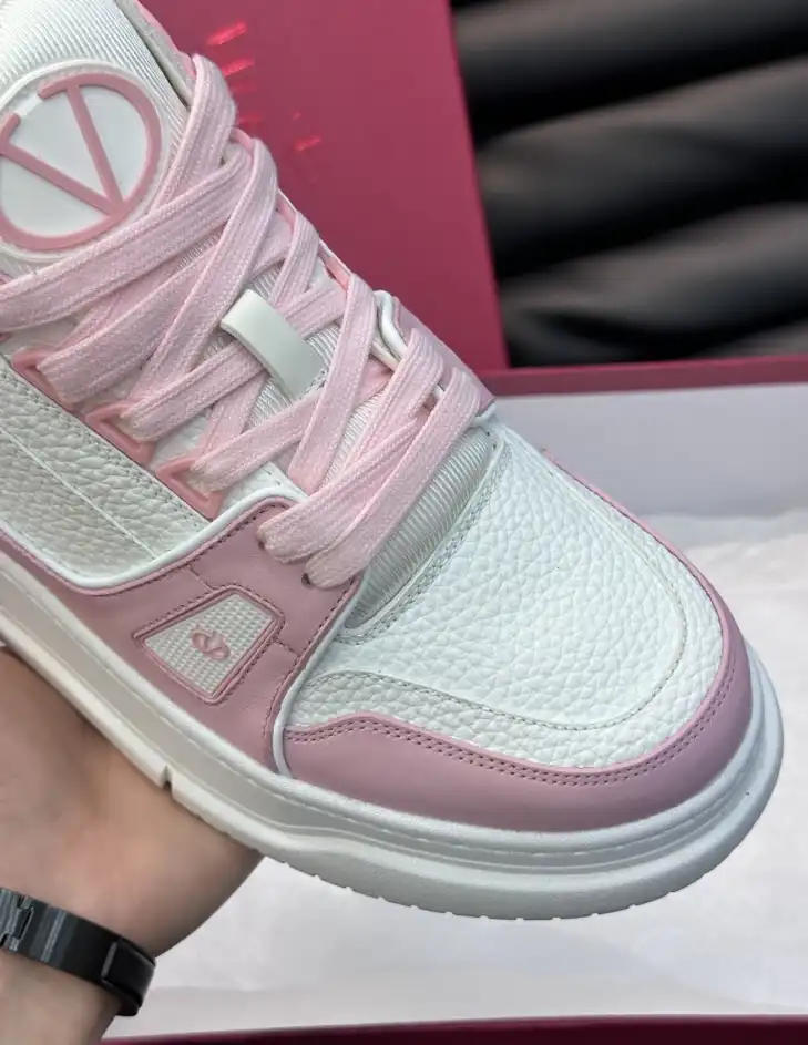 hype Valentino Sneakers