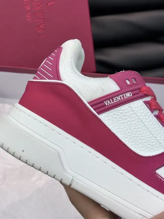 hype Valentino Sneakers