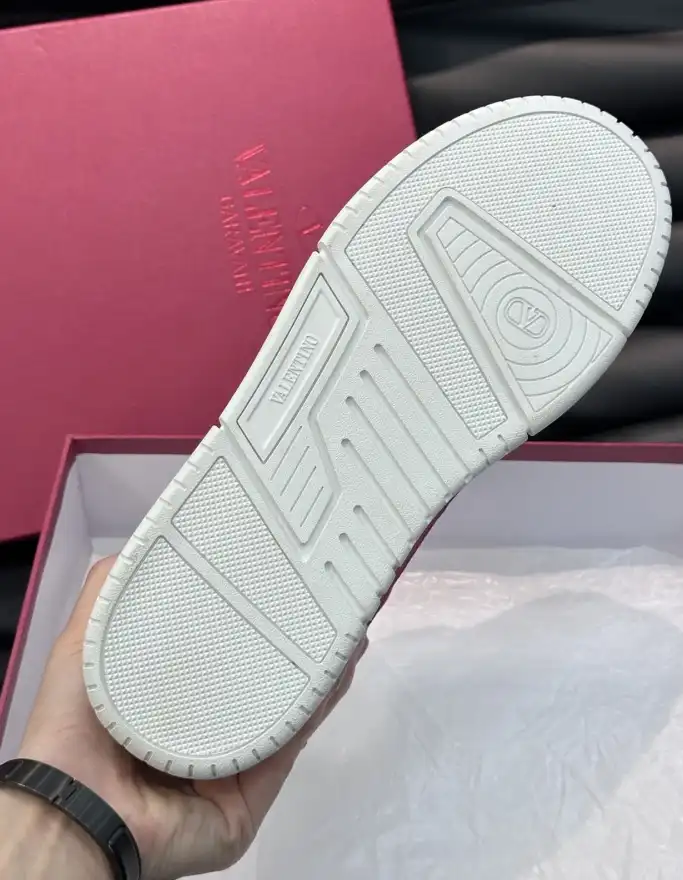 hype Valentino Sneakers