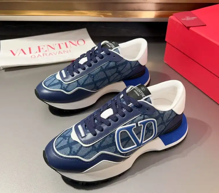 hype Valentino Sneakers