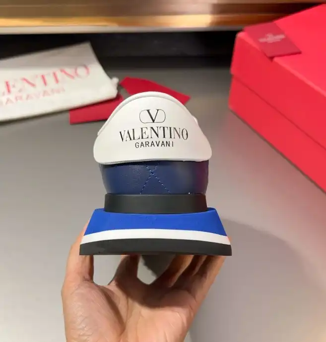 hype Valentino Sneakers