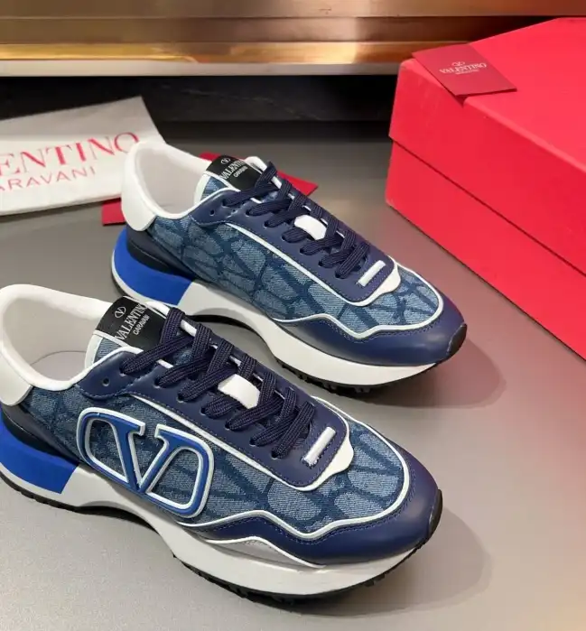 hype Valentino Sneakers