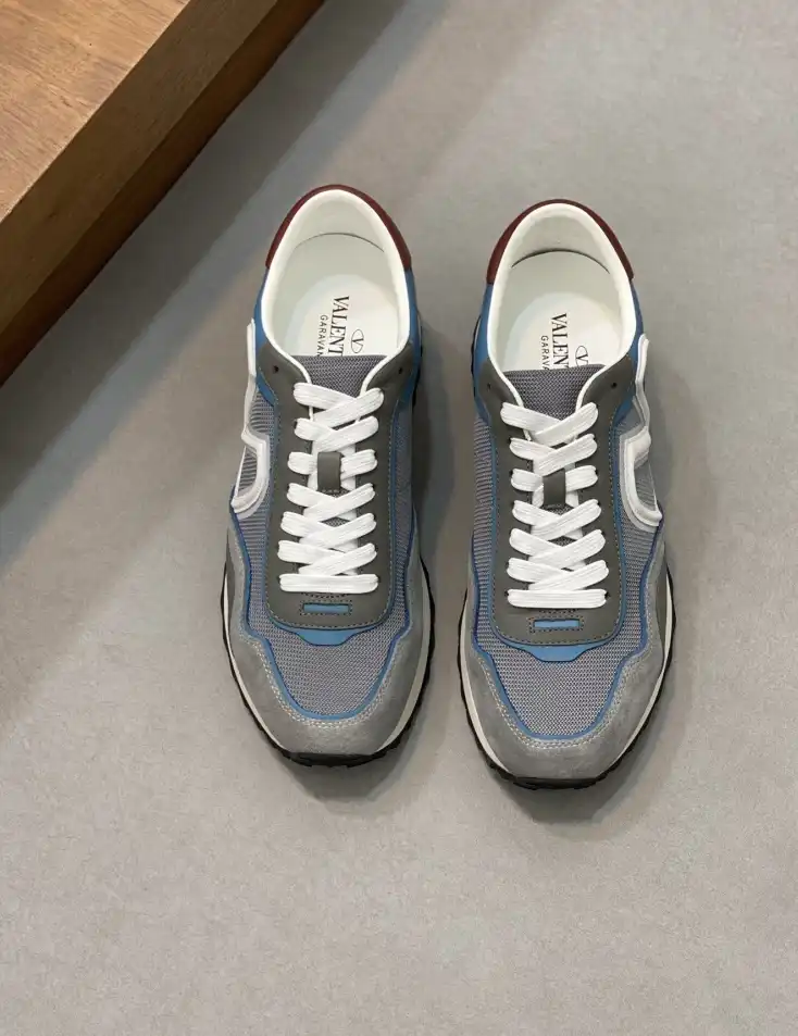 hype Valentino Sneakers