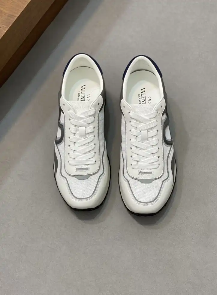 hype Valentino Sneakers