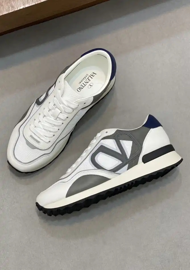 hype Valentino Sneakers