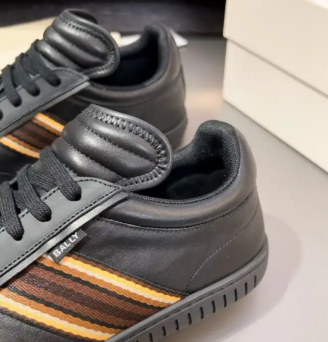 hype Burberry Sneakers