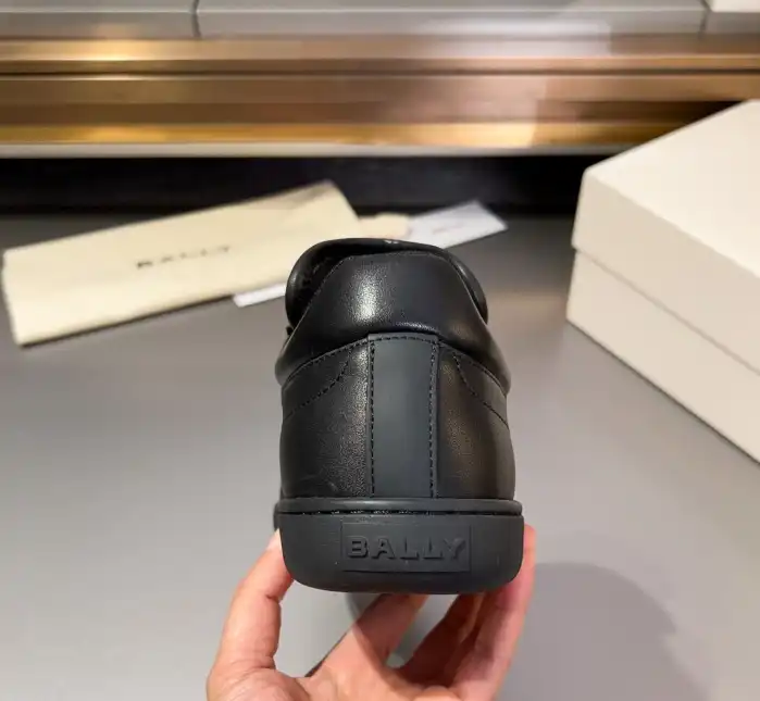 hype Burberry Sneakers