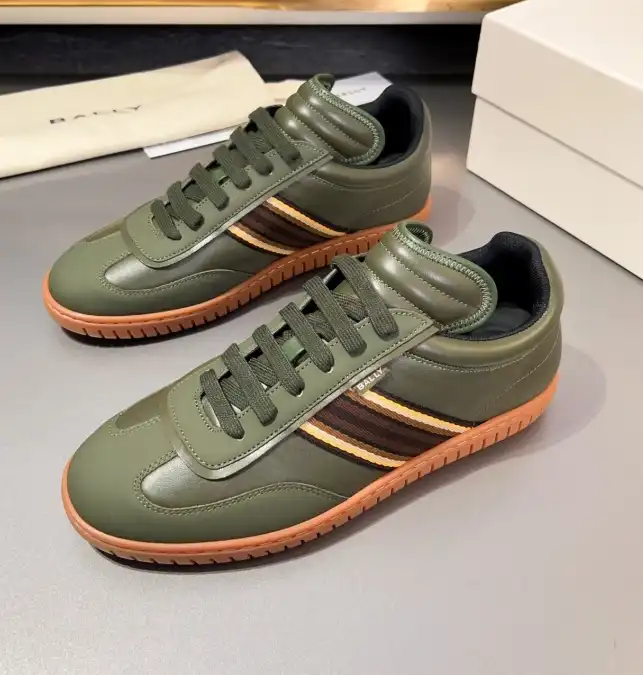 hype Burberry Sneakers