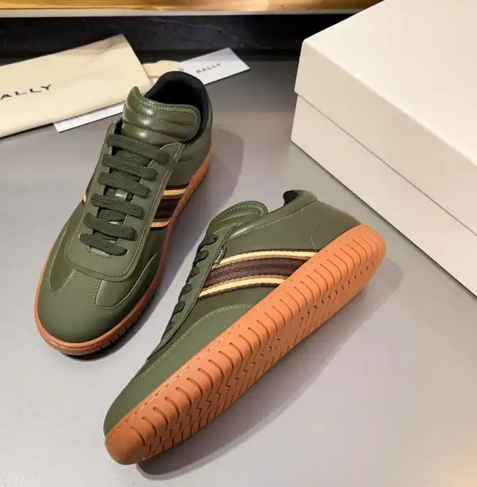 hype Burberry Sneakers