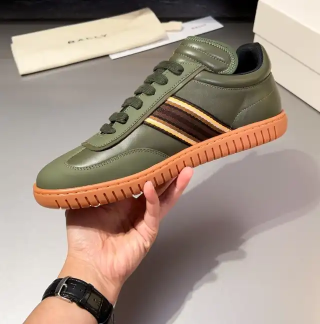 hype Burberry Sneakers