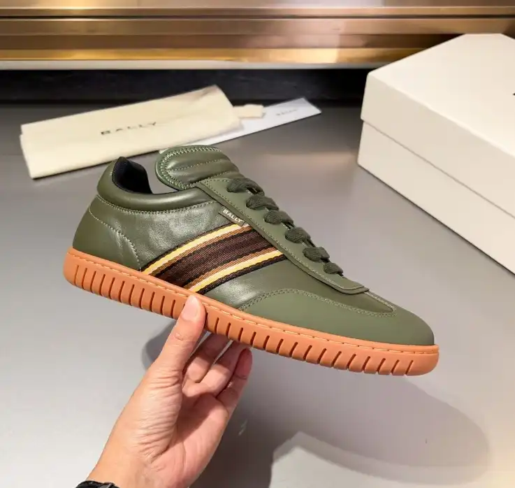 hype Burberry Sneakers