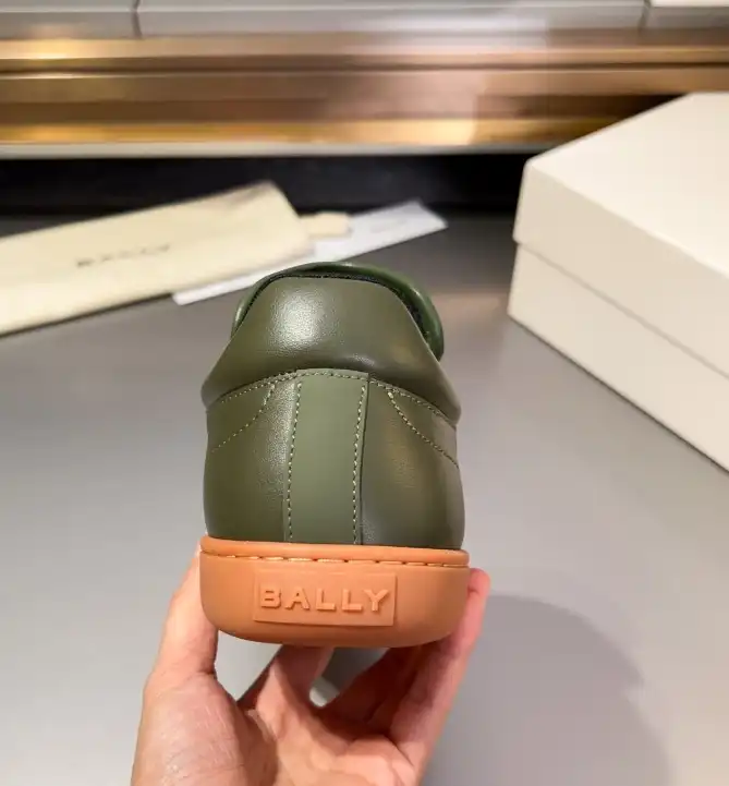 hype Burberry Sneakers