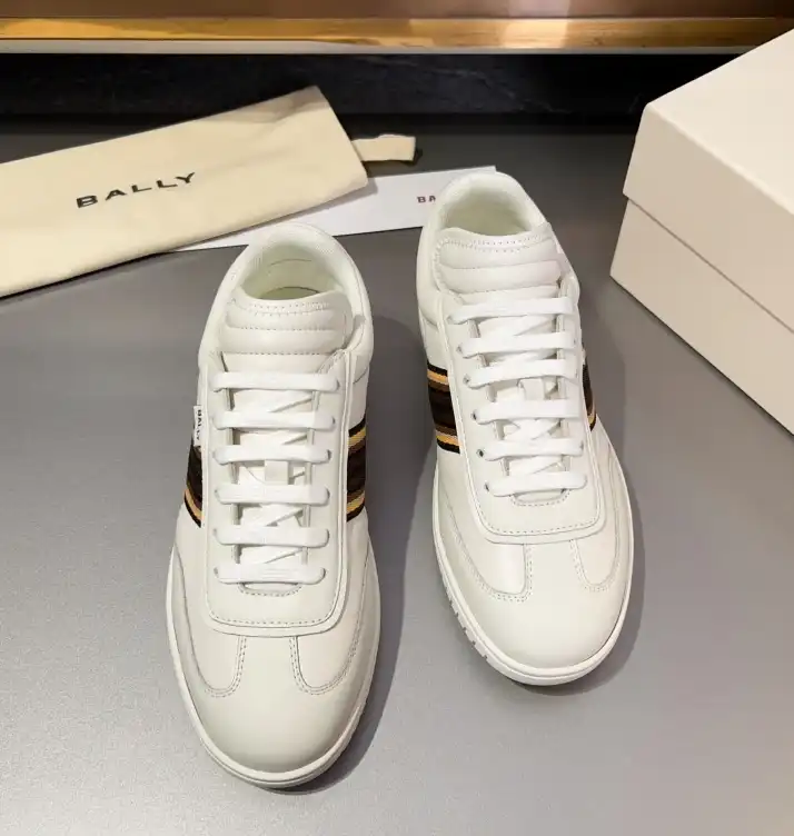 hype Burberry Sneakers