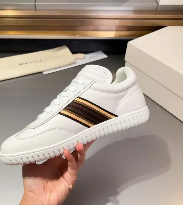 hype Burberry Sneakers