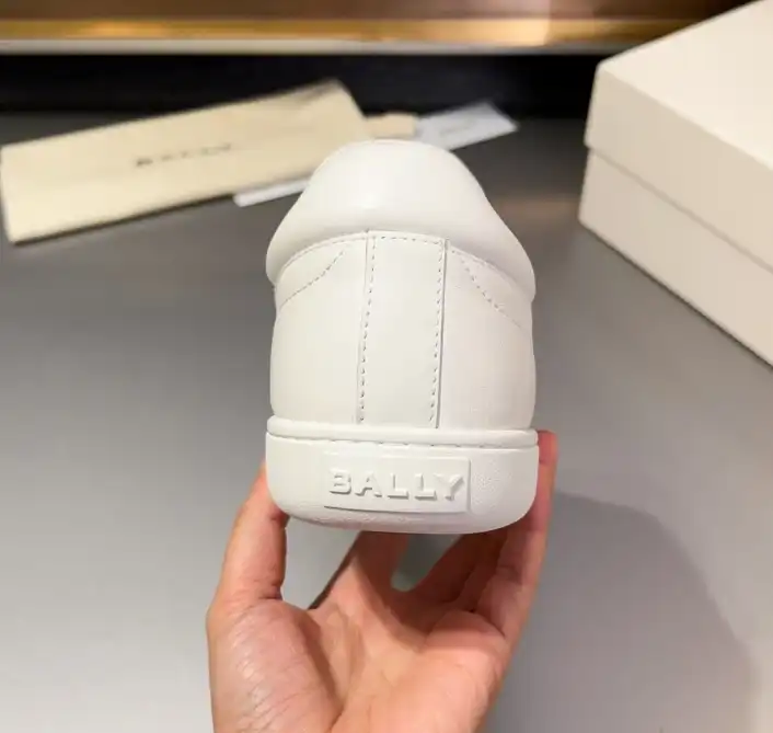 hype Burberry Sneakers