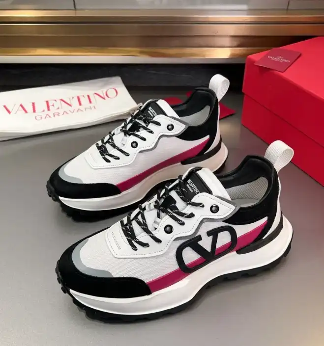 hype Valentino Sneakers