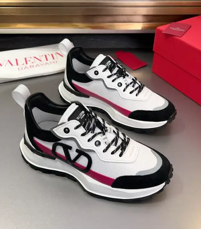 hype Valentino Sneakers