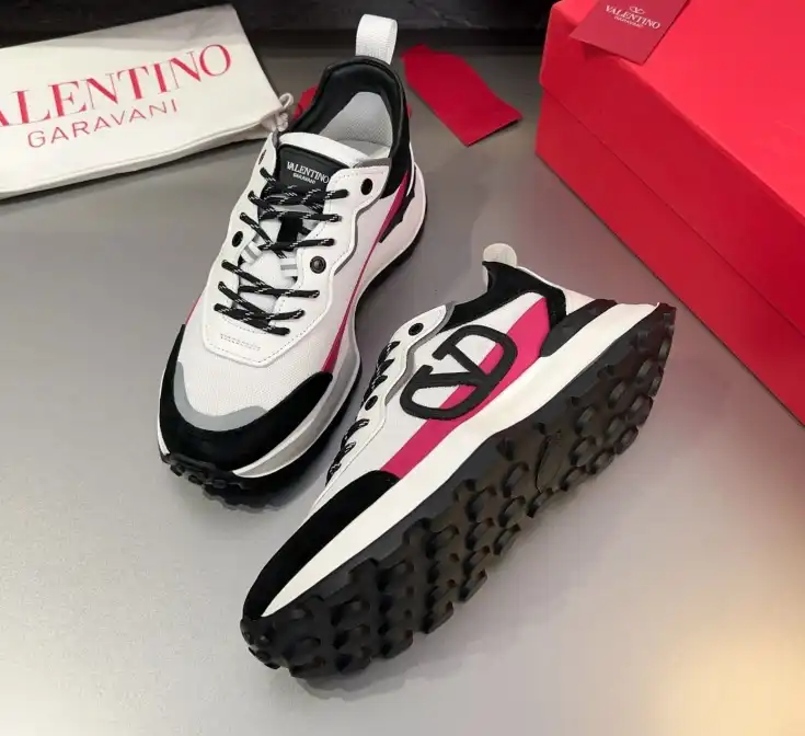 hype Valentino Sneakers