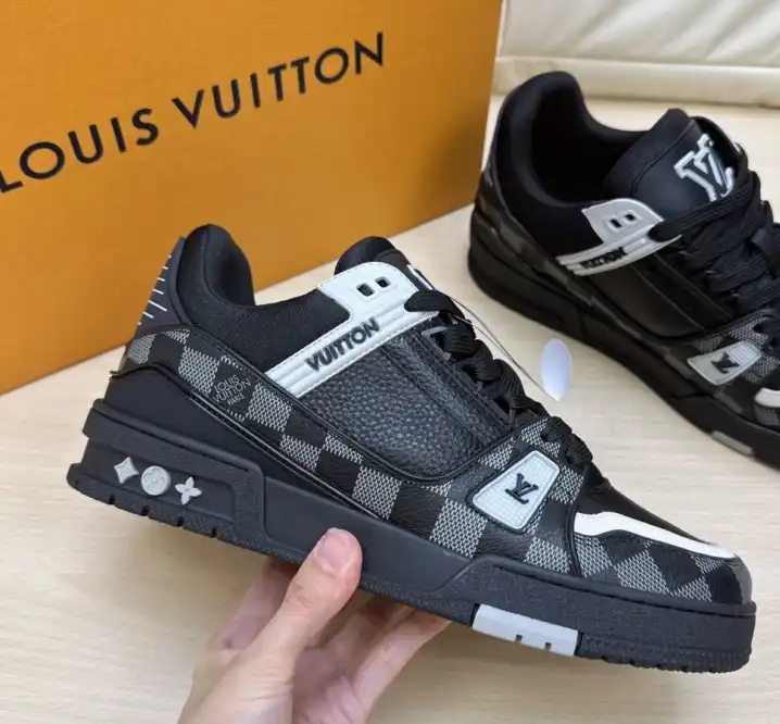 hype Louis Vuitton Sneakers