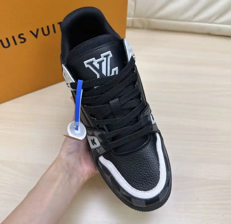 hype Louis Vuitton Sneakers