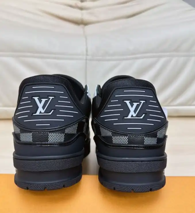 hype Louis Vuitton Sneakers