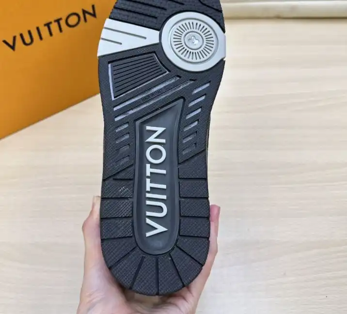 hype Louis Vuitton Sneakers