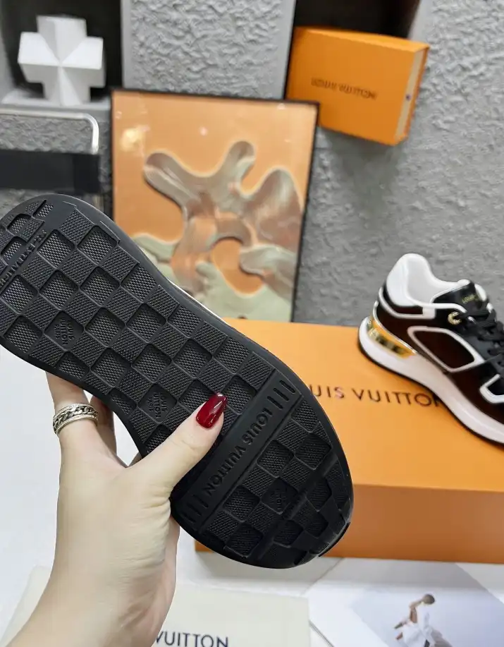 hype Louis Vuitton Sneakers