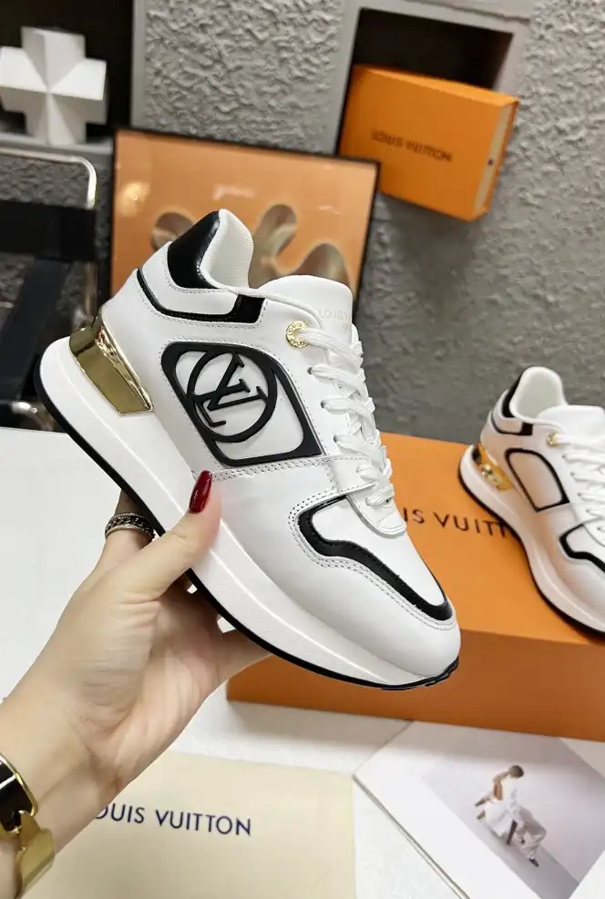 hype Louis Vuitton Sneakers