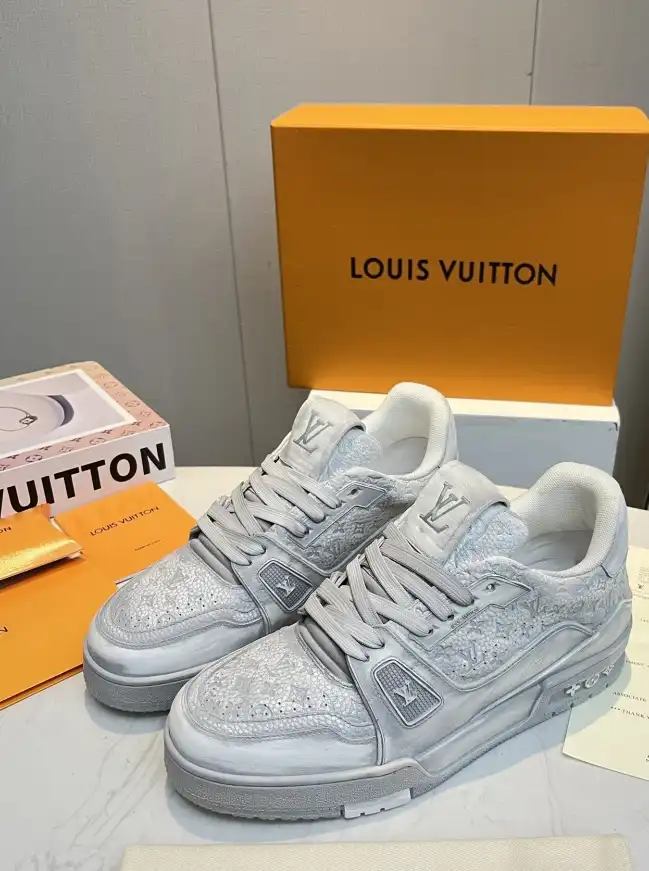 hype Louis Vuitton Sneakers