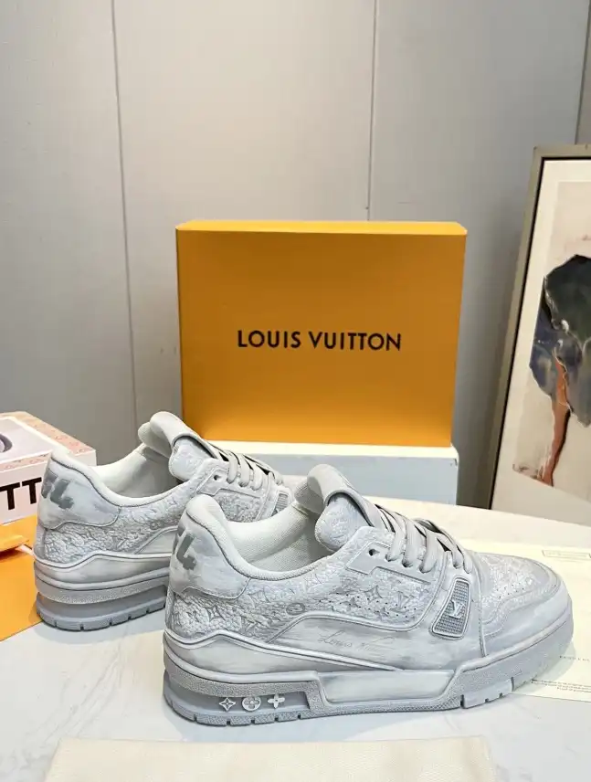 hype Louis Vuitton Sneakers