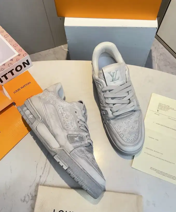 hype Louis Vuitton Sneakers