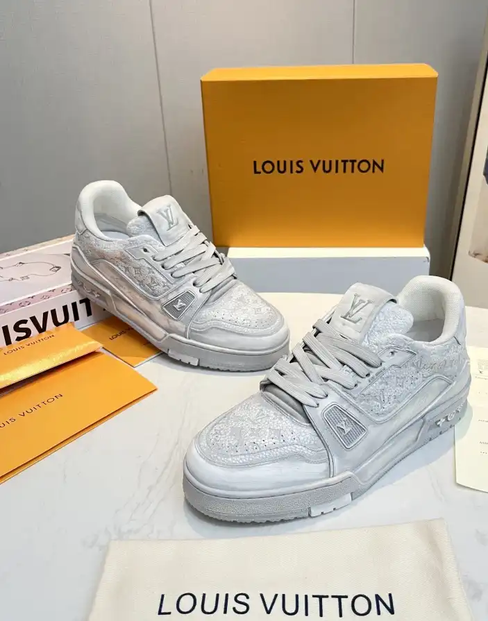 hype Louis Vuitton Sneakers