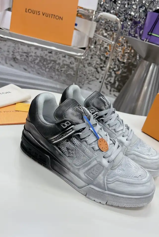 hype Louis Vuitton Sneakers