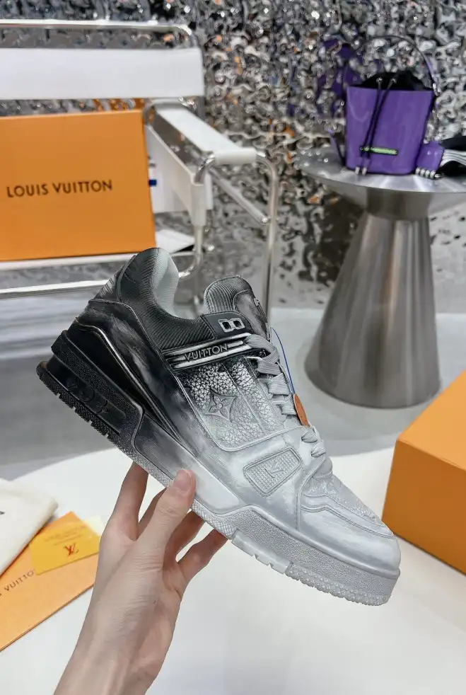 hype Louis Vuitton Sneakers