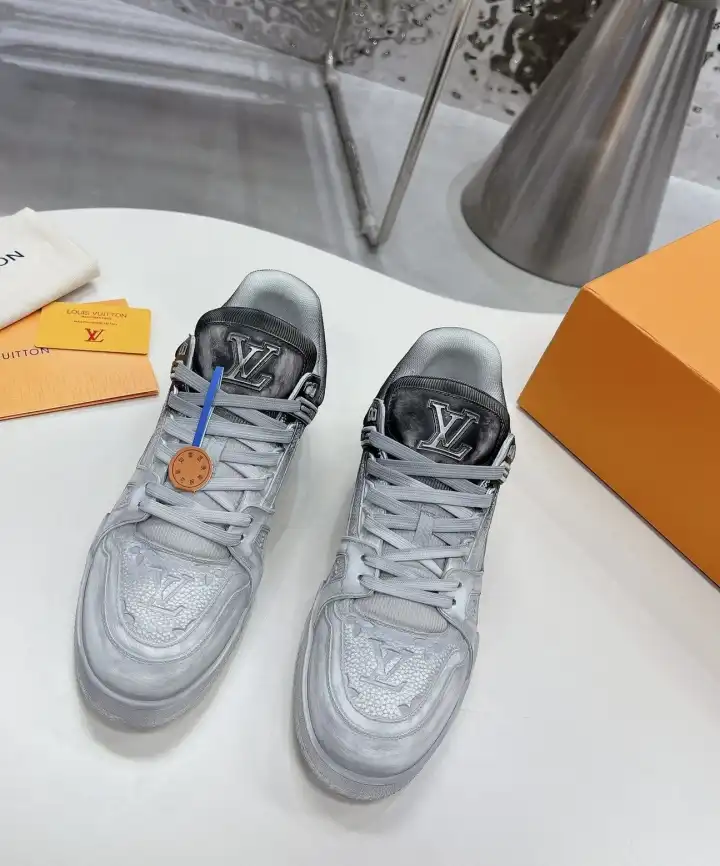 hype Louis Vuitton Sneakers